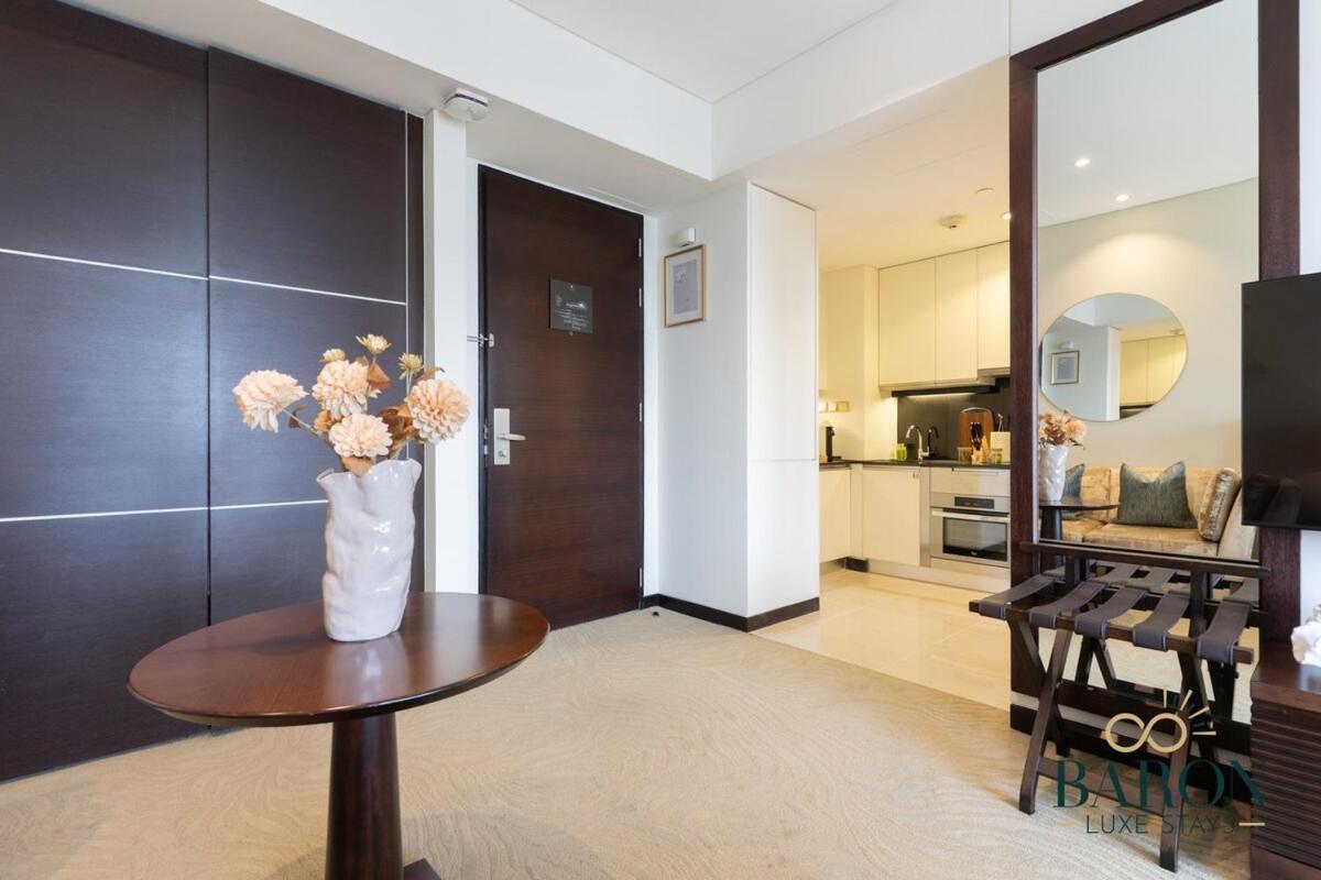 Classy Emaar Residences Marina Apartment