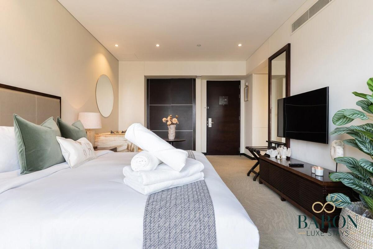 Classy Emaar Residences Marina Apartment